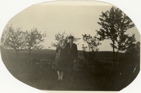 Marta Marie Gjersøe og Hans Johan Gjersøe sommeren 1930.